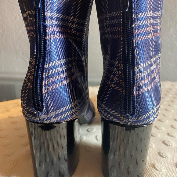 1901 Whitaker Blue Plaid Bootie with Patent Toe and Heel - Picture 7 of 16